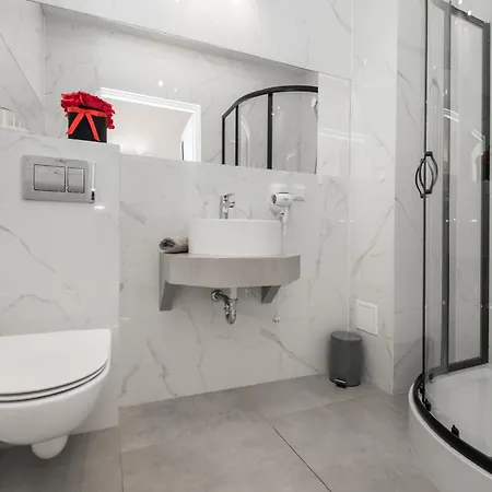 Savoy Mariacka アパートホテル 3*