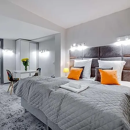 Aparthotel Savoy Mariacka 3*