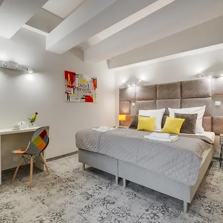 アパートホテル Savoy Mariacka