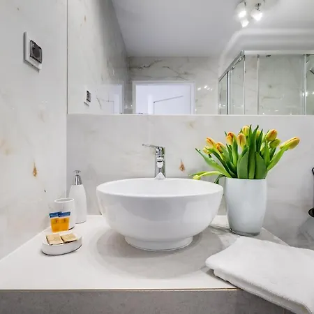 Savoy Mariacka アパートホテル